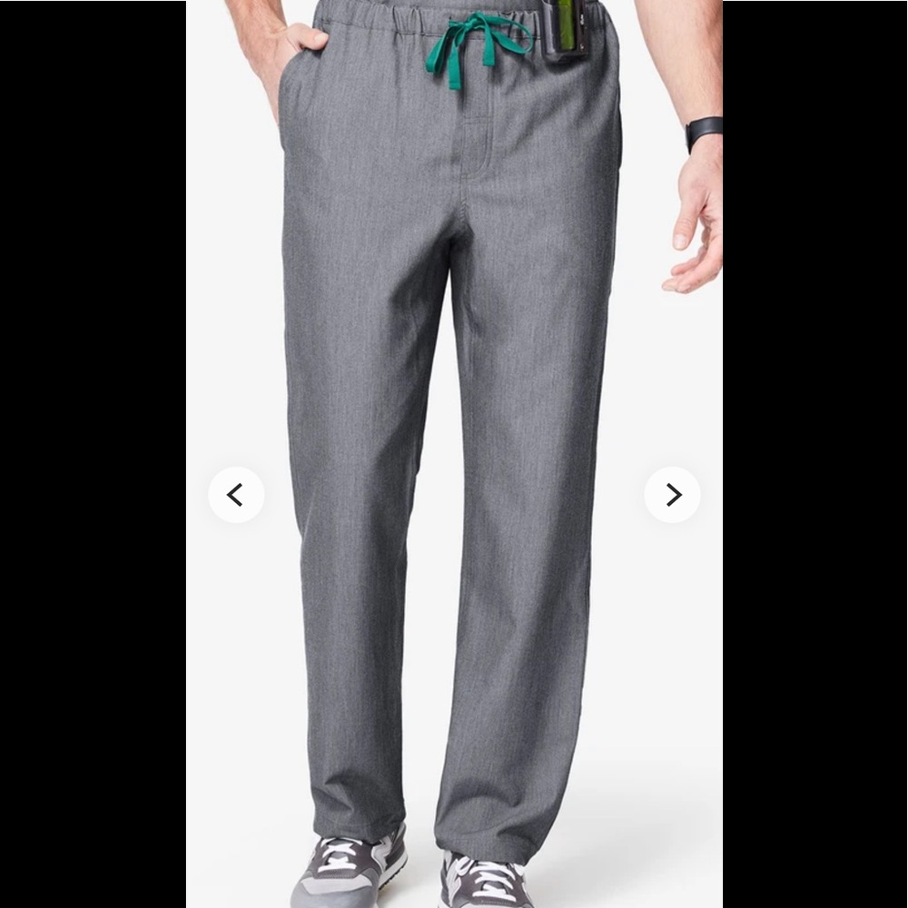 Figs men’s Pisco basic scrub bottom in medium in graphite gray